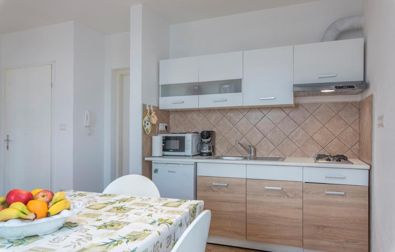 Apartment Complex Iris بوريتش المظهر الخارجي الصورة