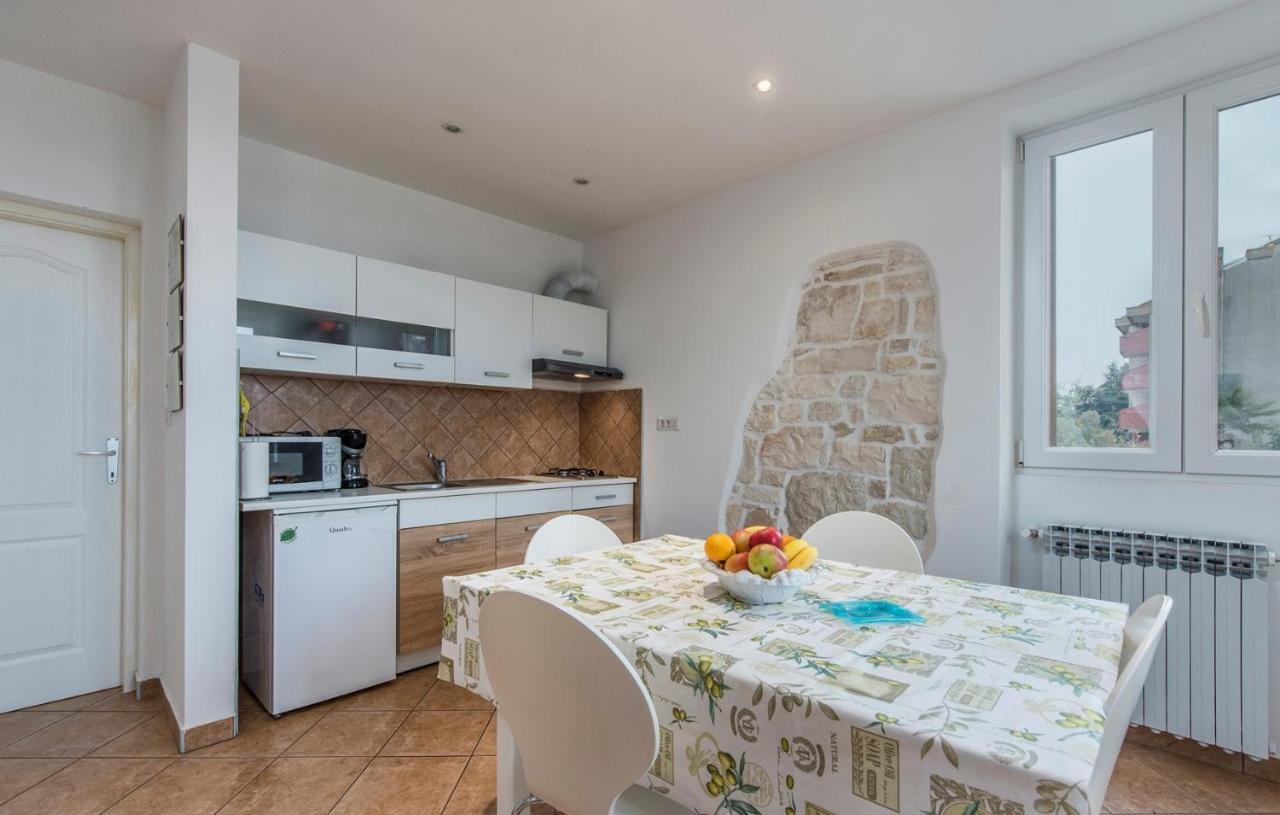 Apartment Complex Iris بوريتش المظهر الخارجي الصورة
